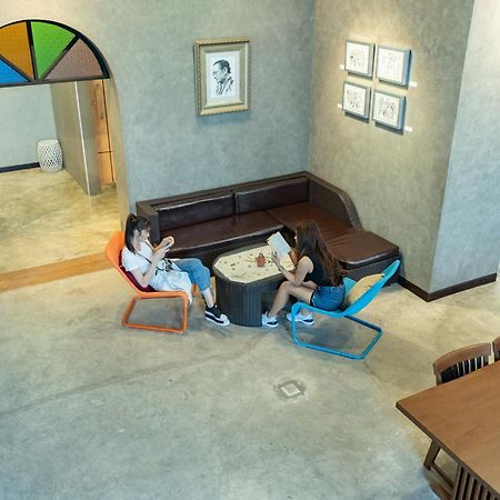 Third Rock Hostel バンコク都 エクステリア 写真