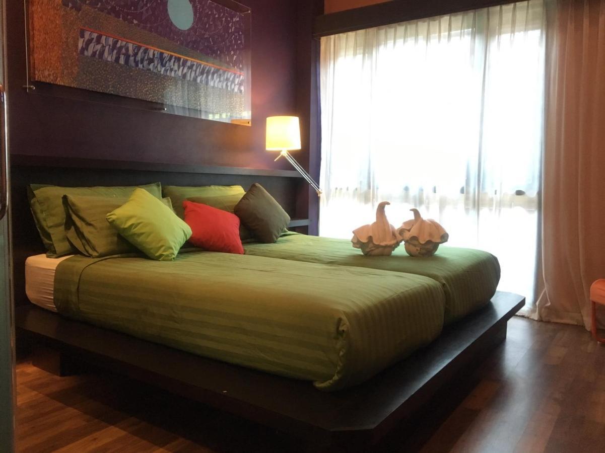 Third Rock Hostel バンコク都 エクステリア 写真