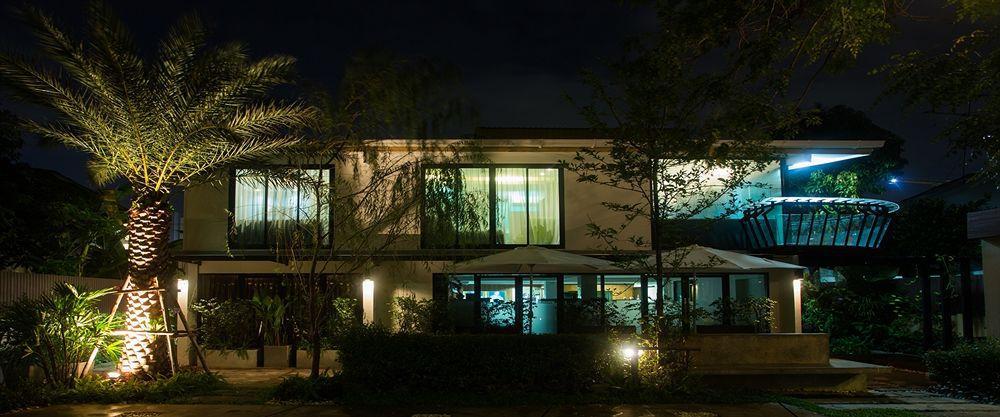 Third Rock Hostel バンコク都 エクステリア 写真
