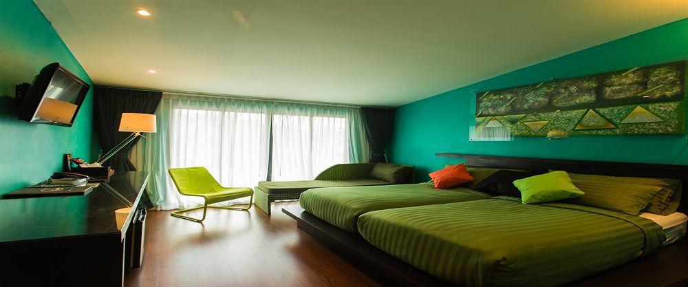 Third Rock Hostel バンコク都 エクステリア 写真
