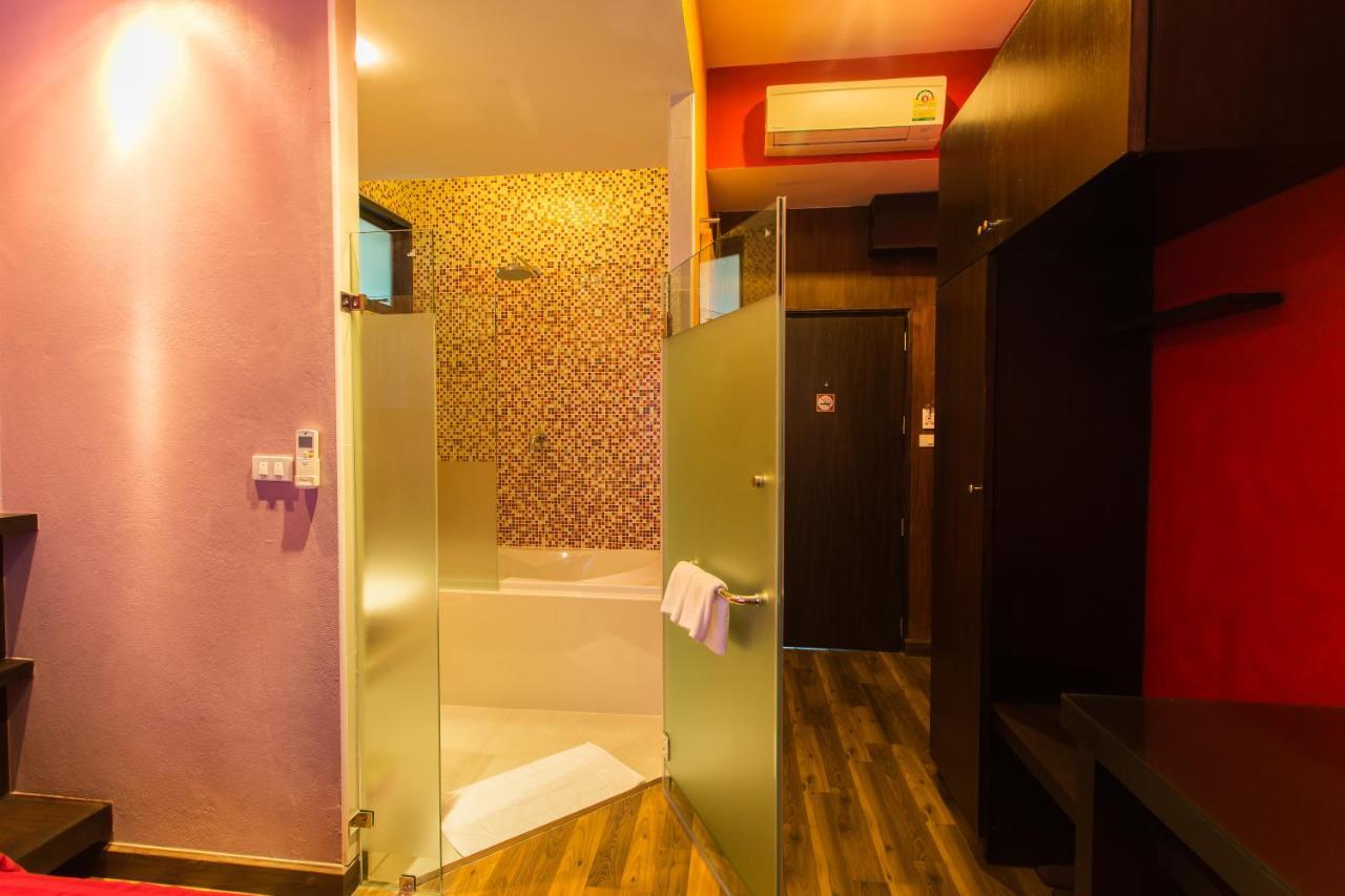 Third Rock Hostel バンコク都 エクステリア 写真