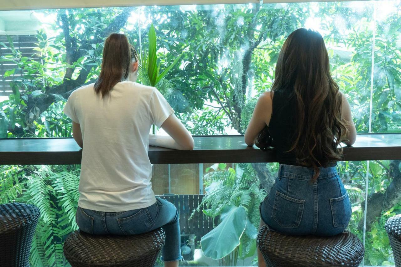 Third Rock Hostel バンコク都 エクステリア 写真