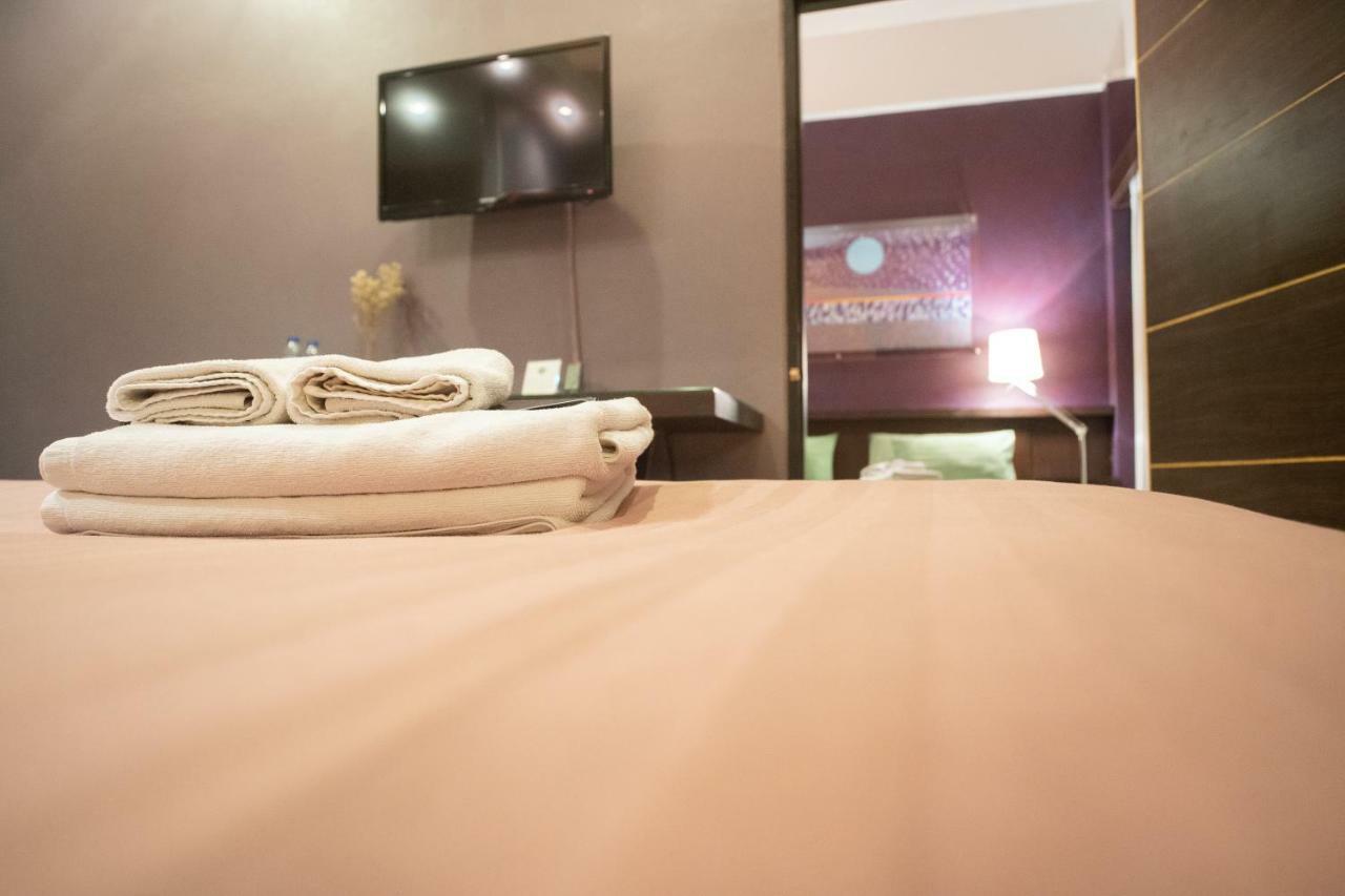 Third Rock Hostel バンコク都 エクステリア 写真