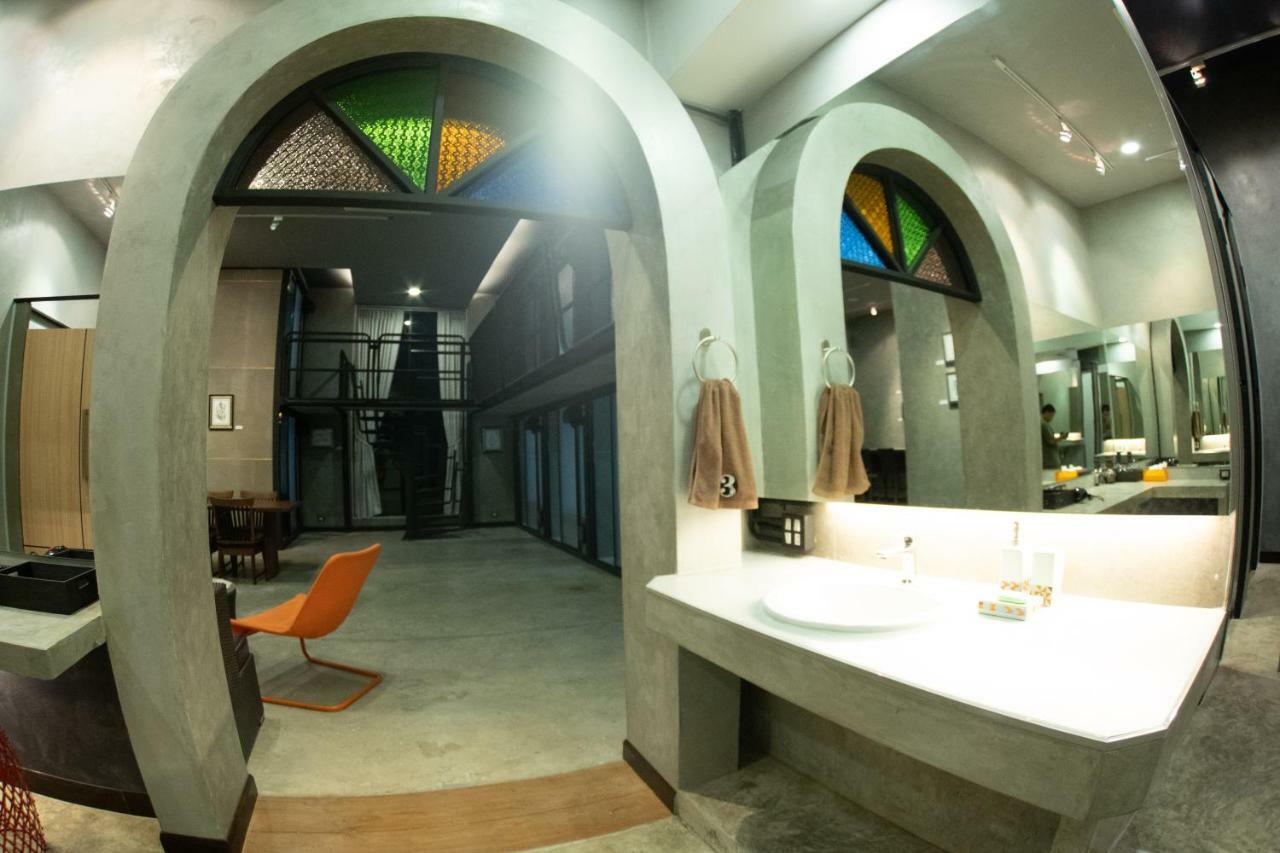 Third Rock Hostel バンコク都 エクステリア 写真