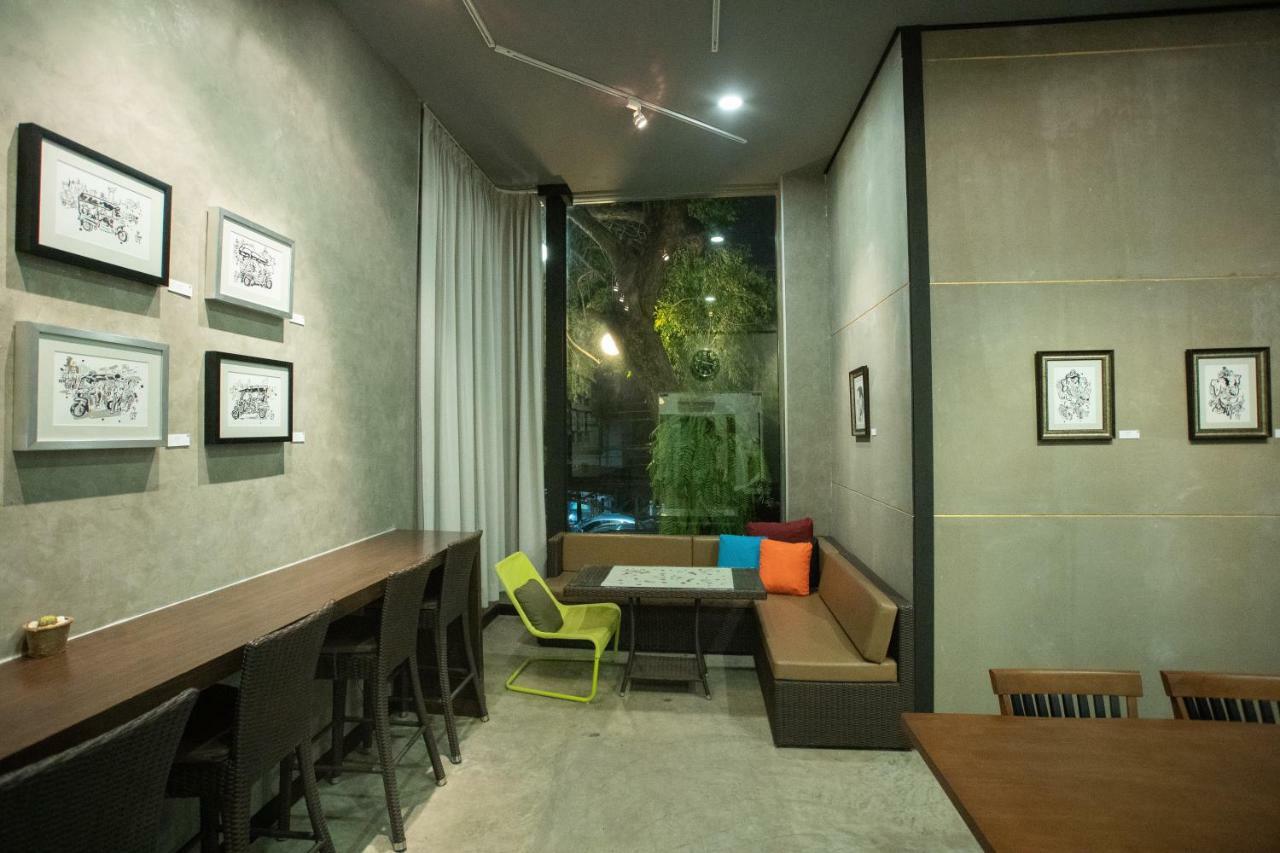 Third Rock Hostel バンコク都 エクステリア 写真