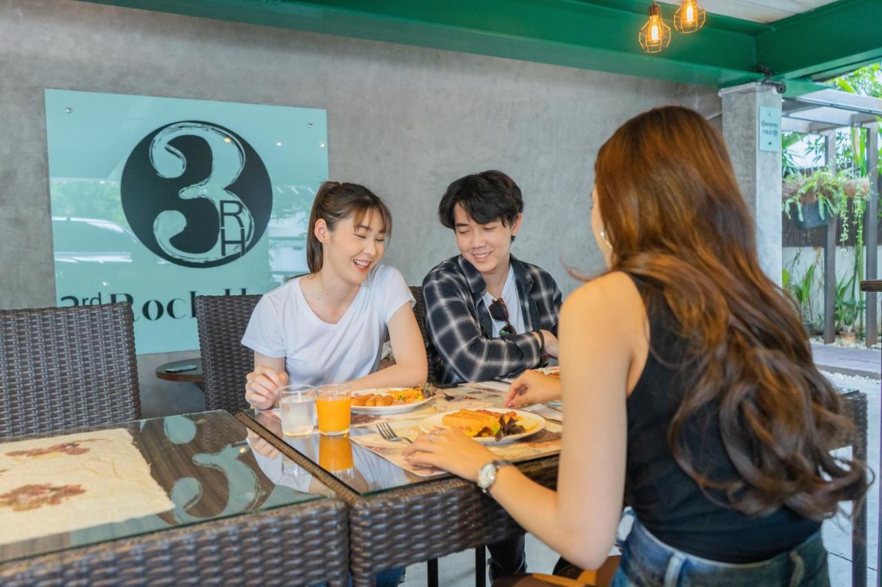 Third Rock Hostel バンコク都 エクステリア 写真