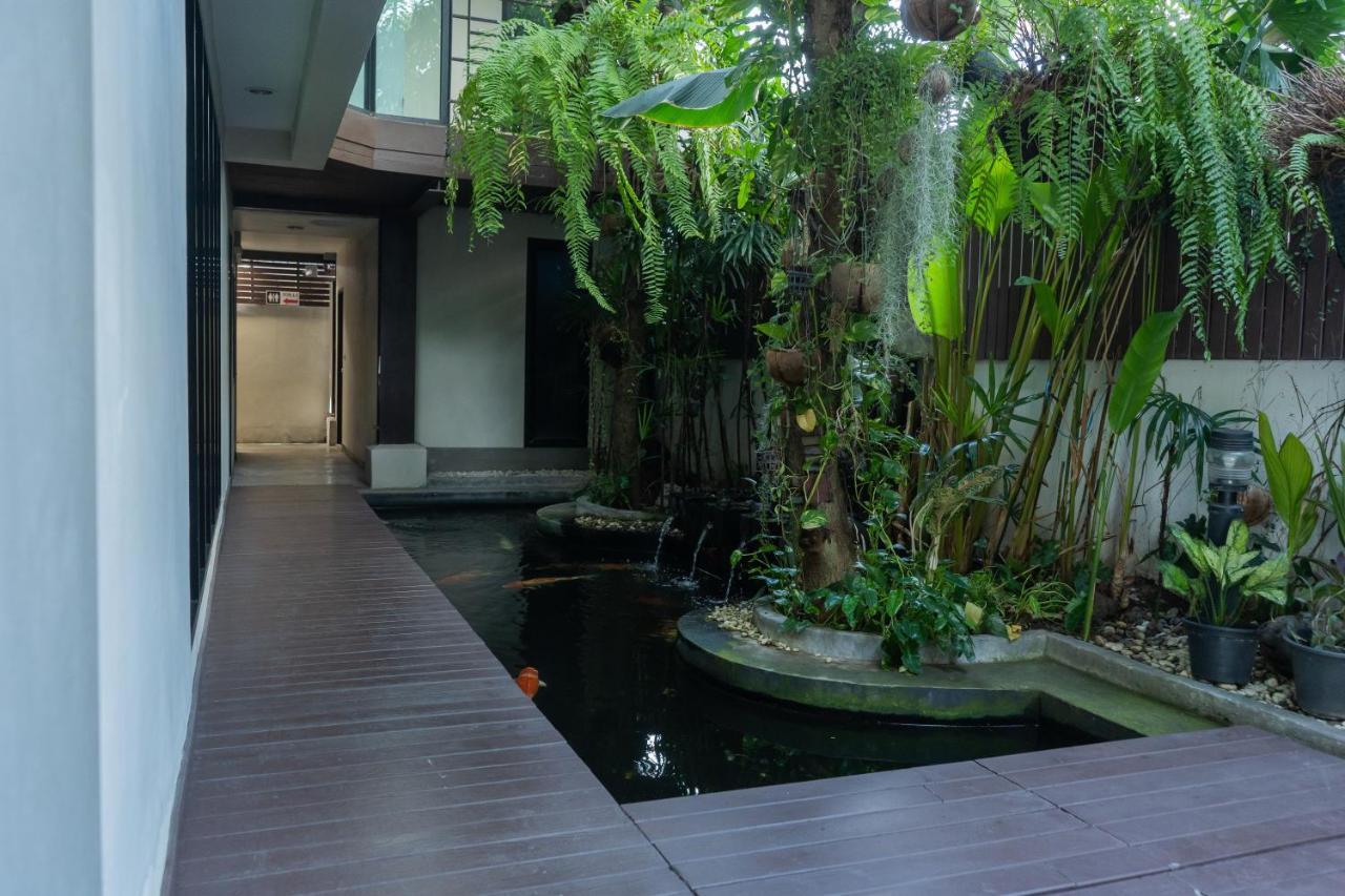 Third Rock Hostel バンコク都 エクステリア 写真