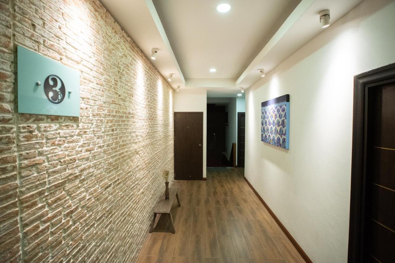 Third Rock Hostel バンコク都 エクステリア 写真